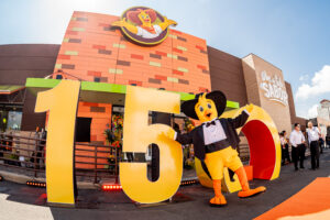 POLLO CAMPERO CELEBRA 55 AÑOS Y CONTINÚA CRECIENDO